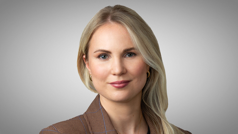 Headshot of Irina Tsveklova